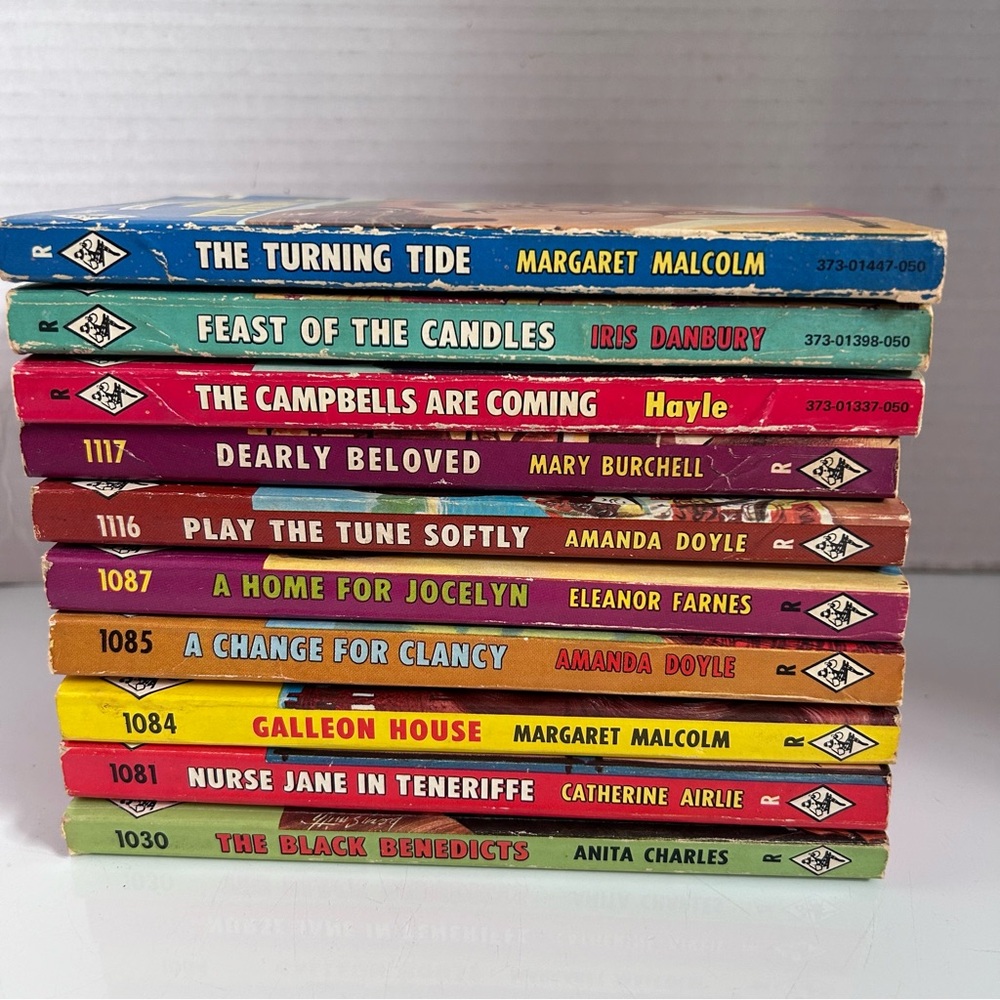 Vintage A Harlequin Romance 10 books collection LOT 6